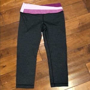 Lululemon older crop style size 6